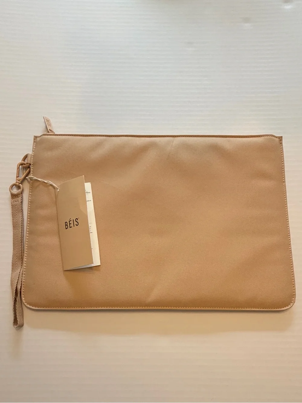 NWT - BEIS The Beisics Laptop Case in Beige